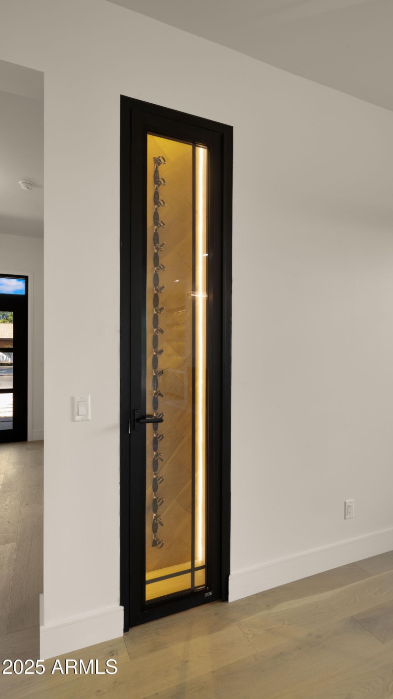 Wine Cabinet1