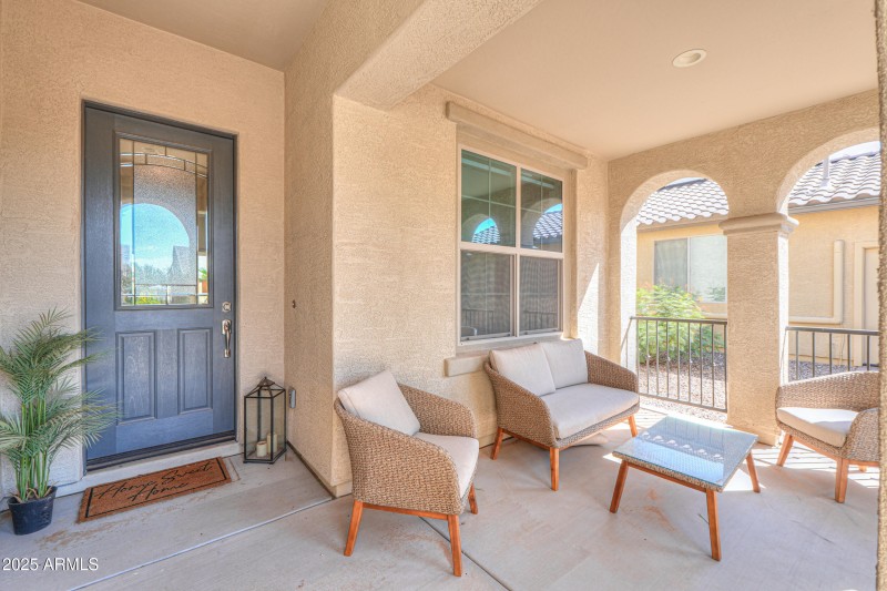 Front sitting area