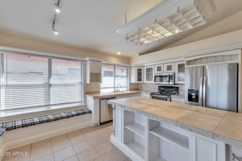 8-web-or-mls-QP- 780_8398