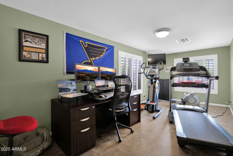 339 Horseshoe - 28Office1