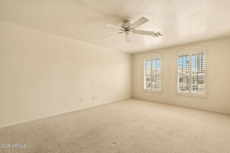 37-web-or-mls-Piccadilly-37