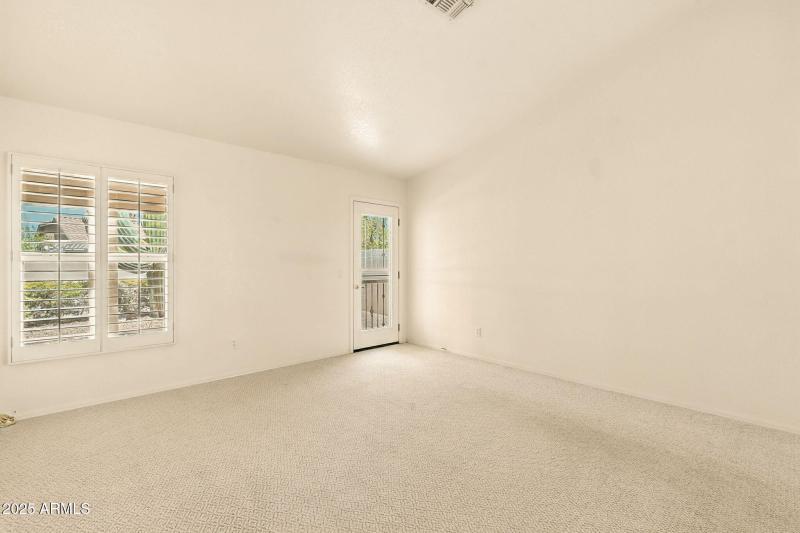 13-web-or-mls-Piccadilly-13