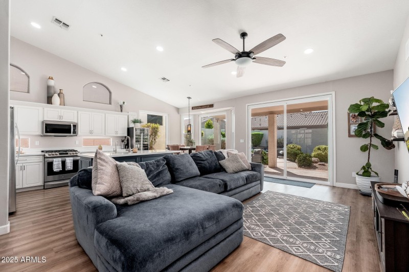 10035 E Janice Way - 08