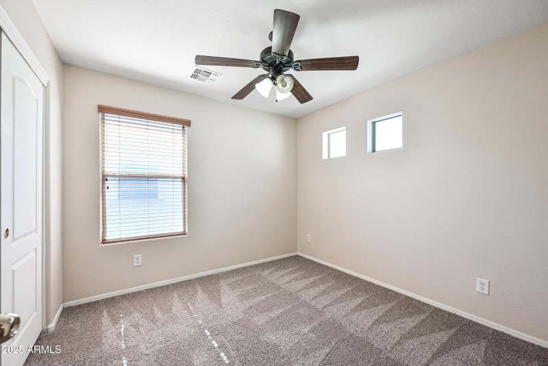 27-1543ENL-ocupix-Day2