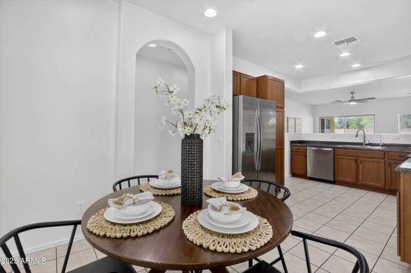 24_030_040_a4m_opnshw