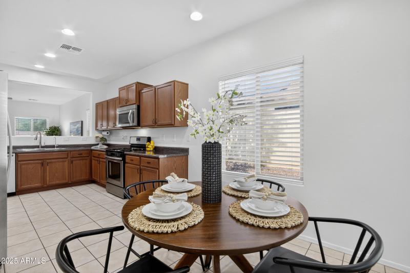 25_031_043_a4m_opnshw