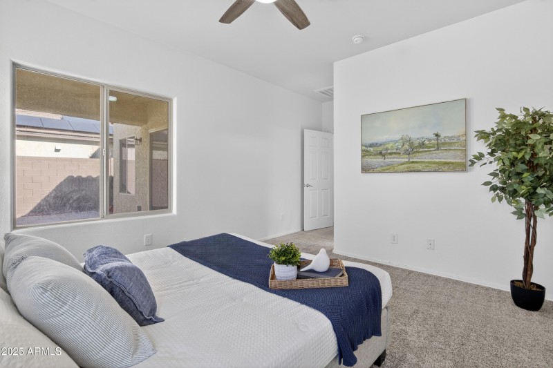 33_039_067_a4m_opnshw