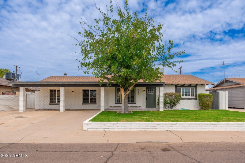 8650 E Roanoke Ave - 01
