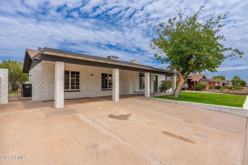 8650 E Roanoke Ave - 02