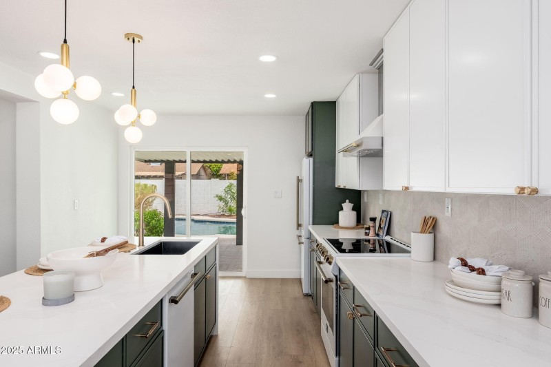 8650 E Roanoke Ave - 09
