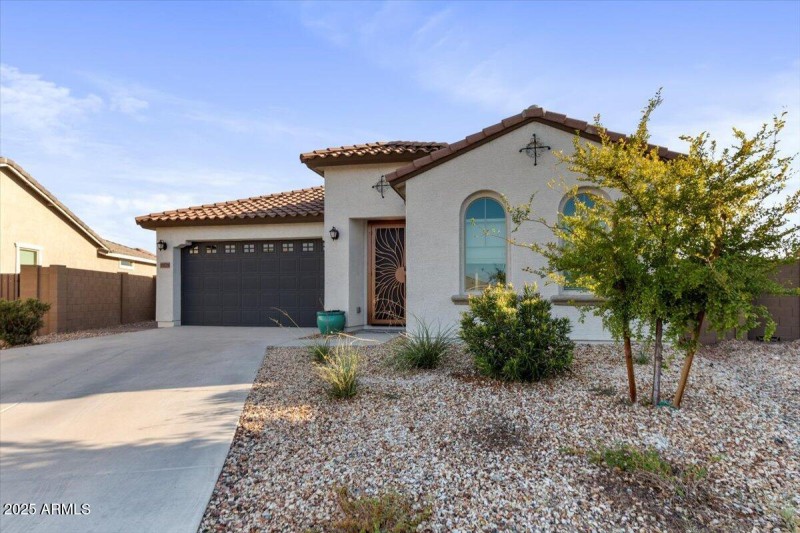 05-18879 W Cholla St