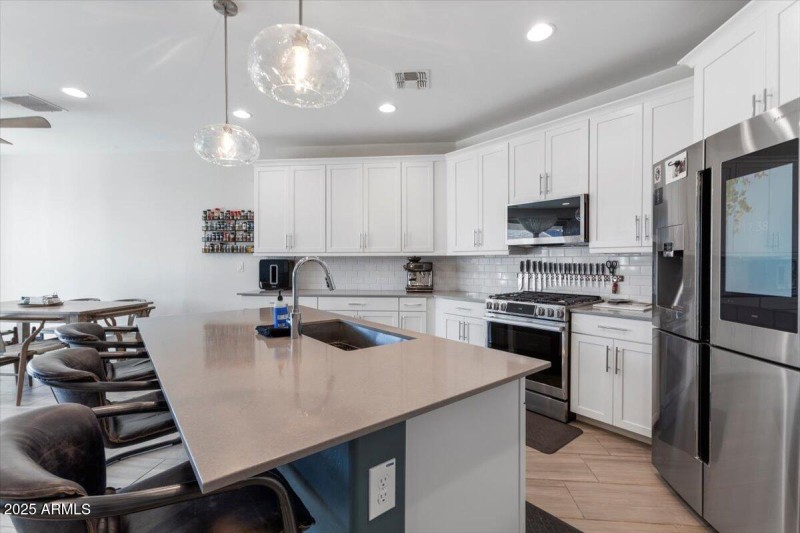 19-18879 W Cholla St