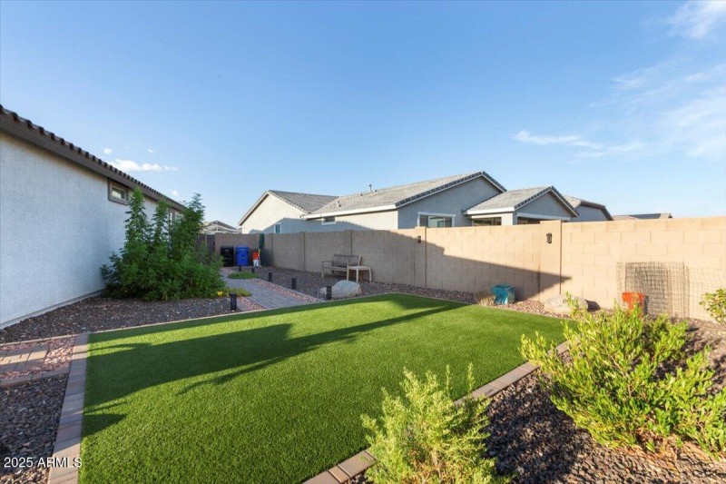 40-18879 W Cholla St