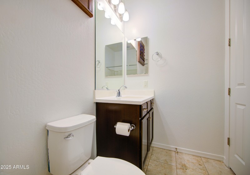 Bathroom 2-pic 2