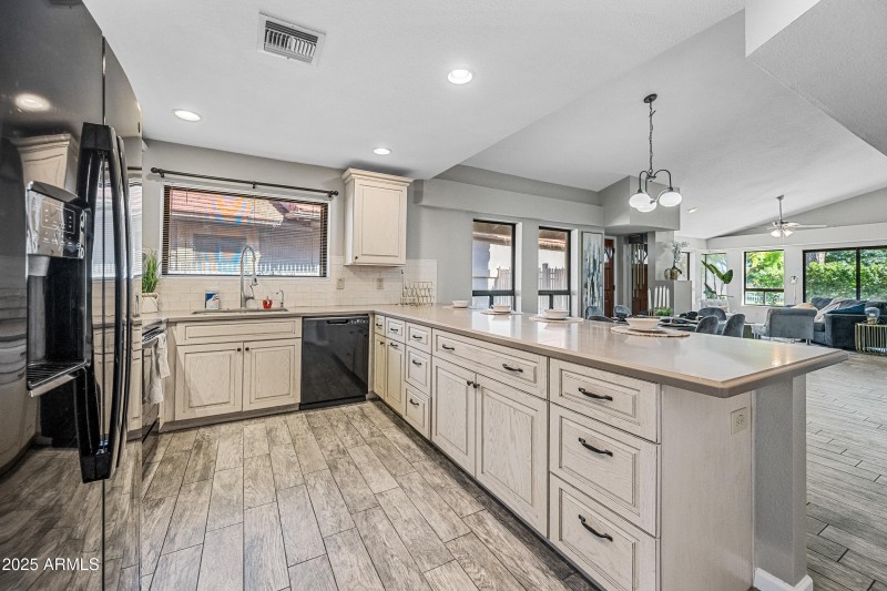 13 Kitchen 3