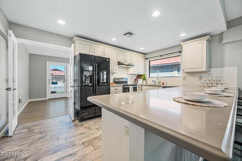 17 Kitchen 7