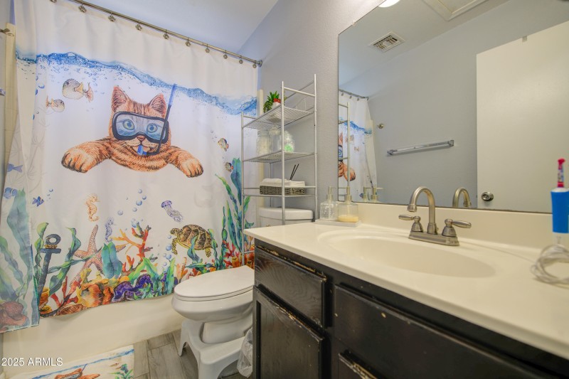 Bathroom 2-pic 1