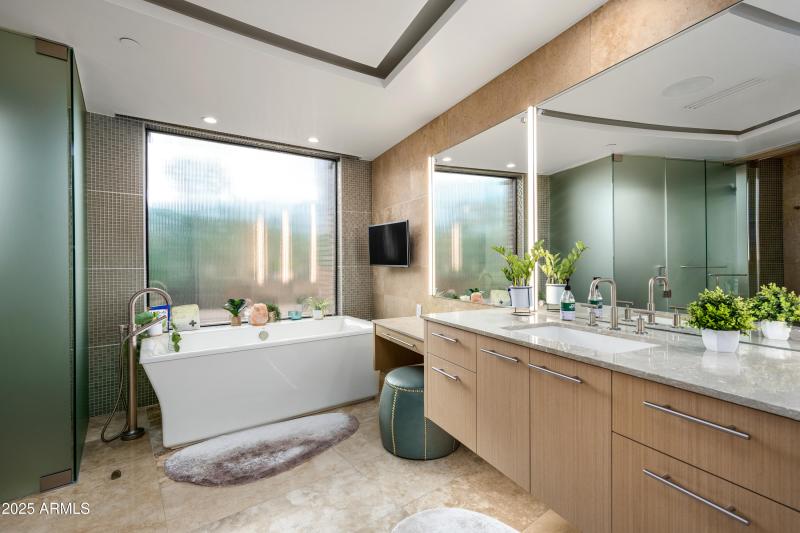 8116 E Vista Bonita Dr -28