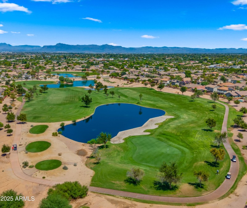 Gorgeous Golf Course Community