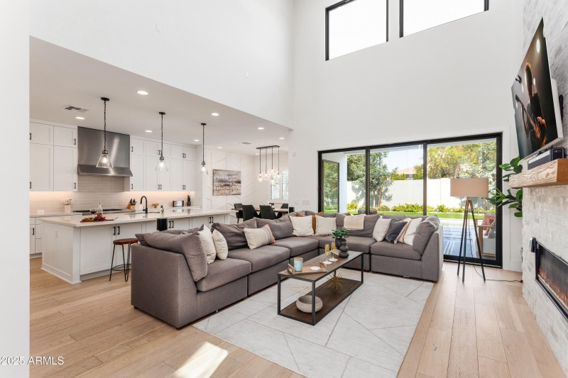 PropertyImageCo_4007N34thSt_WEB-9