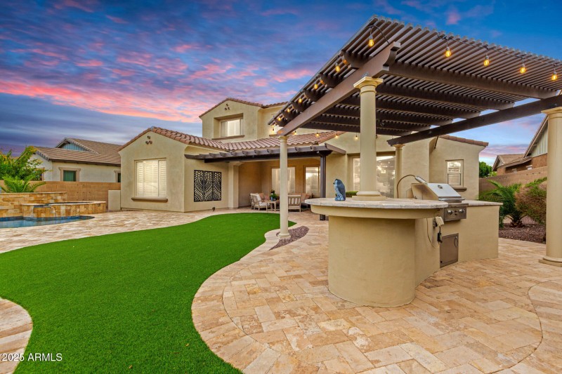 Black_Rock_BBQ_Backyard_TW