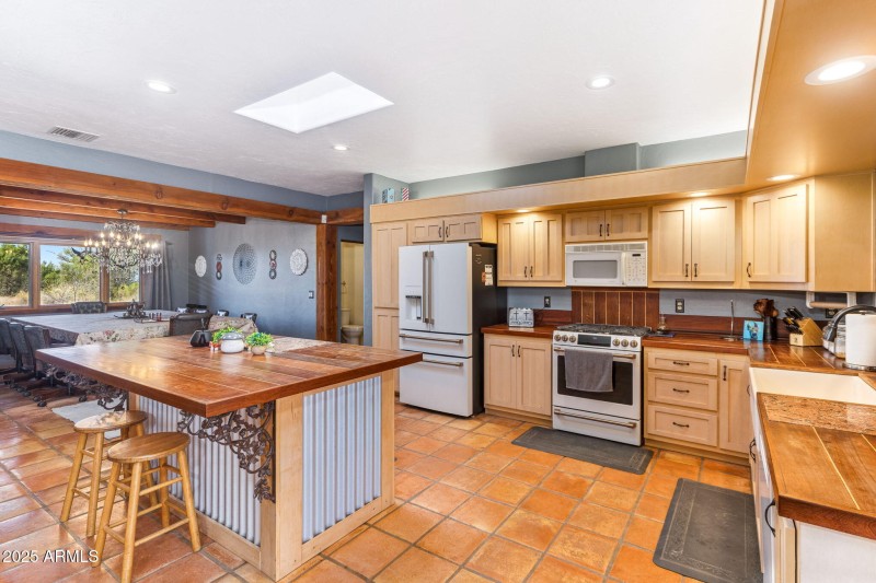 20-web-or-mls-1 Pinto Trail - MLS Images