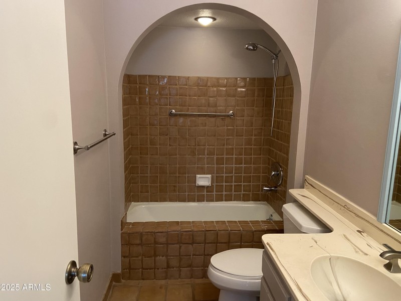 Hall Bath tub/shower combo
