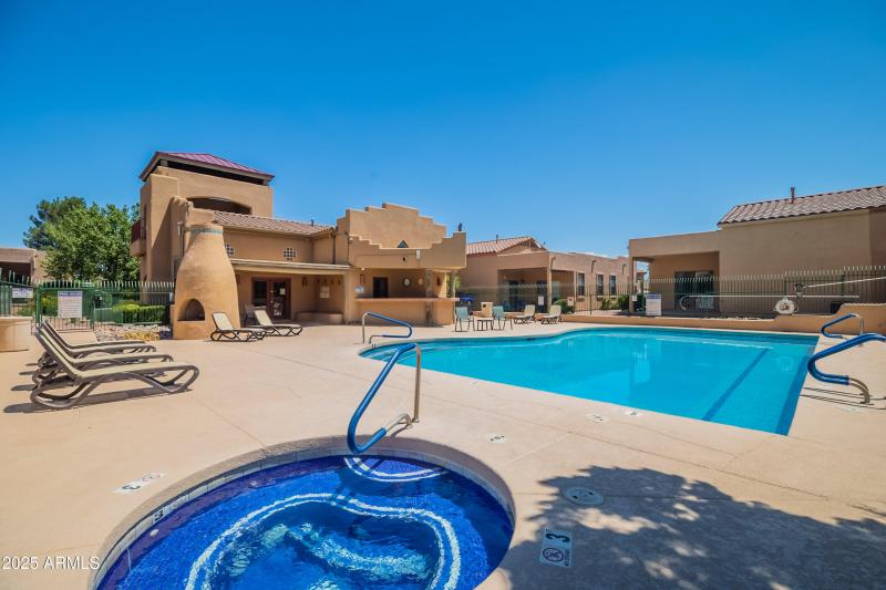 Clubhouse Pool/Hot Tub