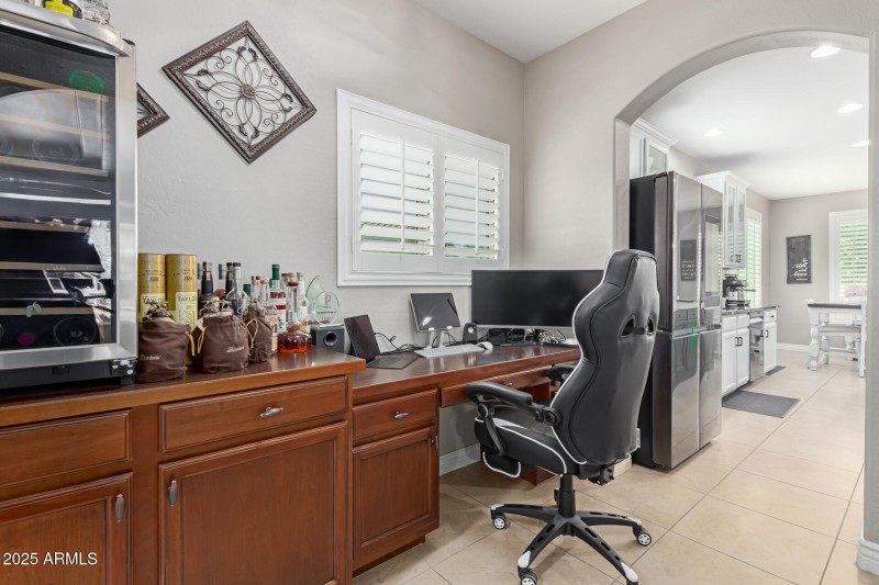 OFFICE/BUTLERS PANTRY