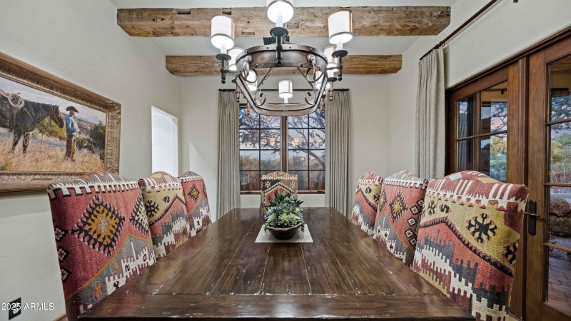 DINING ROOM TO OUTDOORS