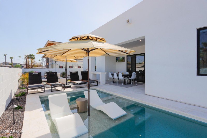 PropertyImageCo_4707N73rdSt_WEB-2