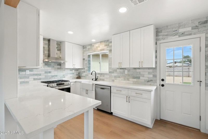 010_Kitchen