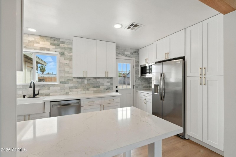011_Kitchen