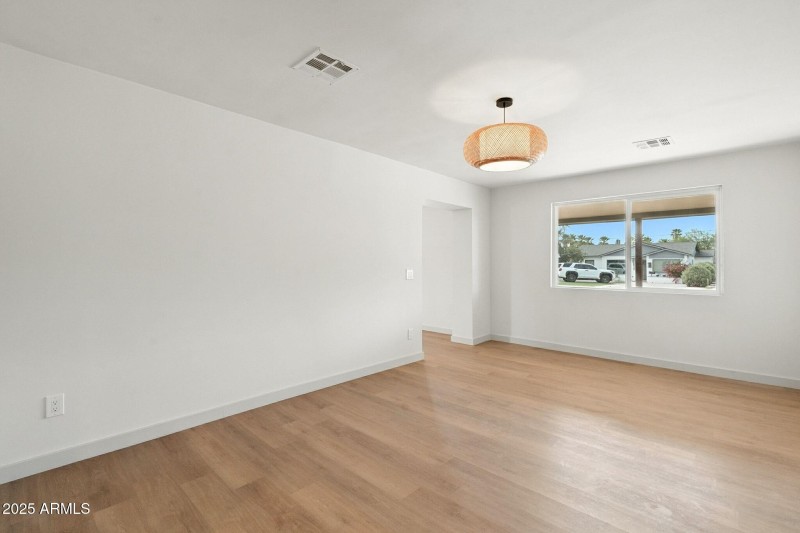 021_Dining Room