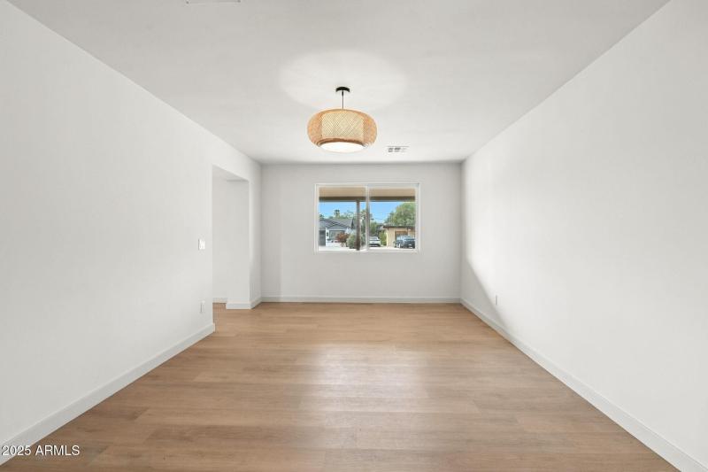 023_Dining Room