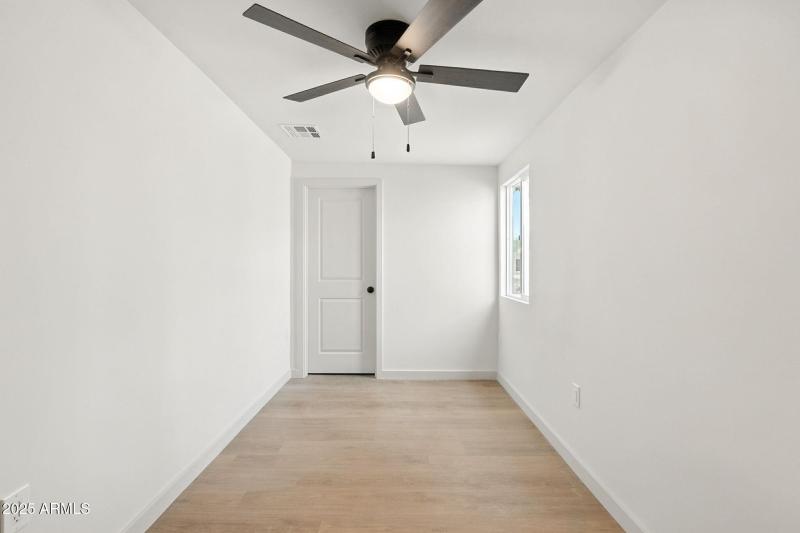 037_Guest Room 3