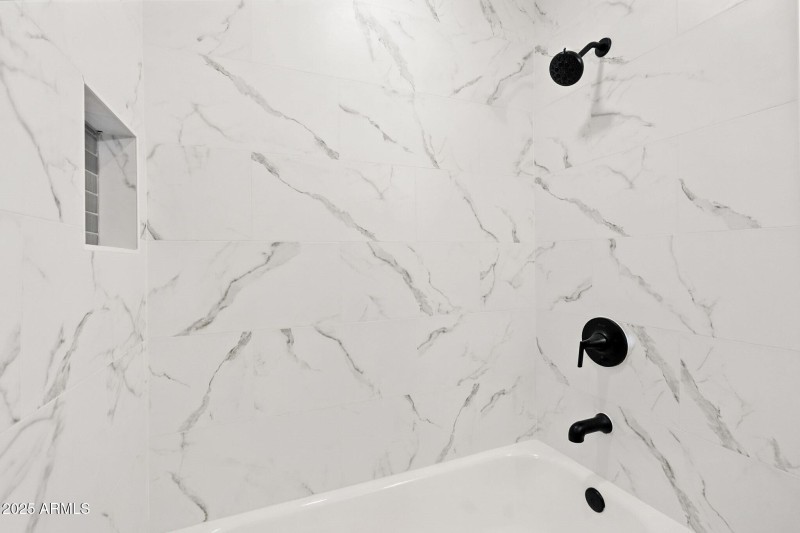 039_Guest Bathroom