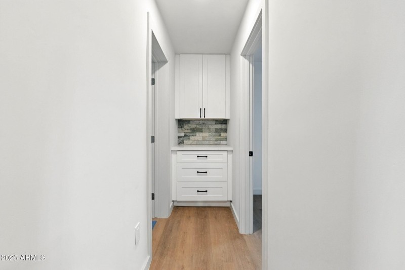 040_Hallway