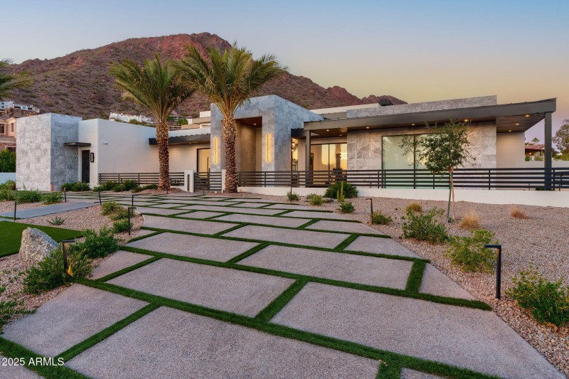 2-web-or-mls-4753-n-53rd-st