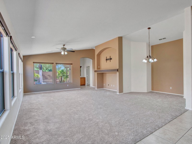 02-Living-&-Dining-areas-(1)