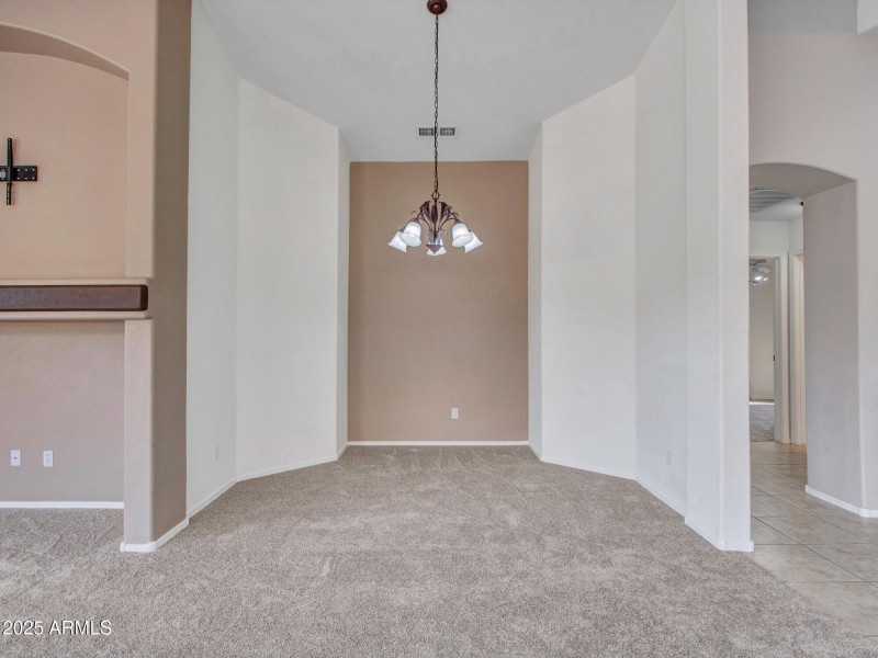 02-Living-&-Dining-areas-(3)