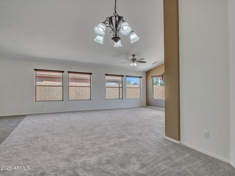 02-Living-&-Dining-areas-(4)