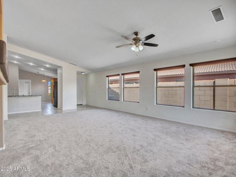 02-Living-&-Dining-areas-(5)