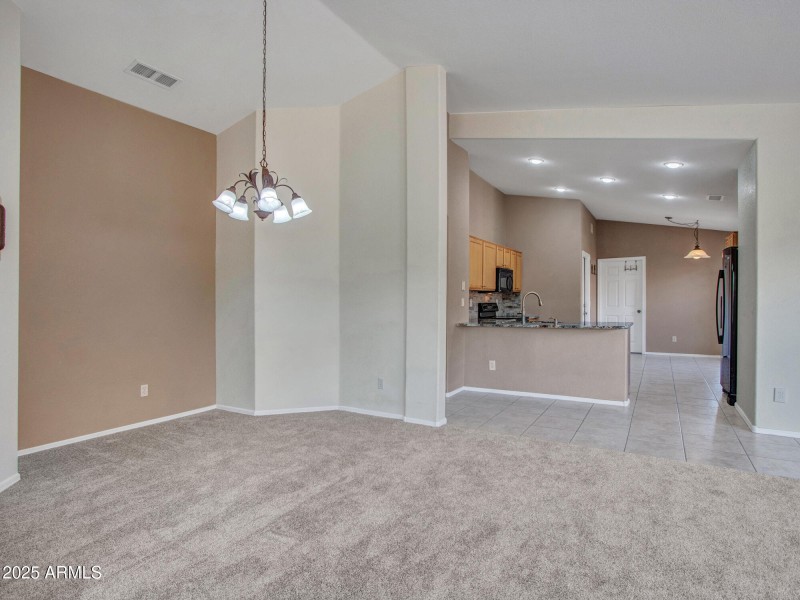 02-Living-&-Dining-areas-(7)