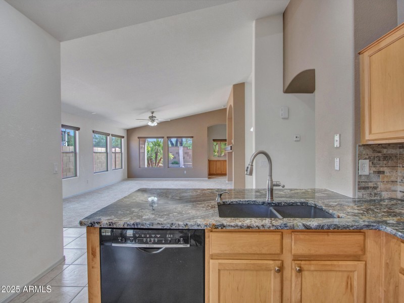 03-Eat-in-Kitchen-(5)