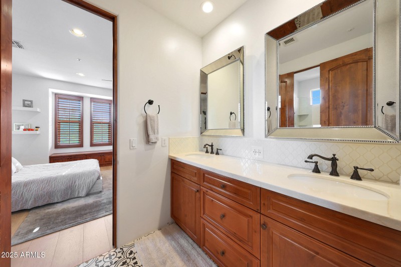 Jack & Jill Bath
