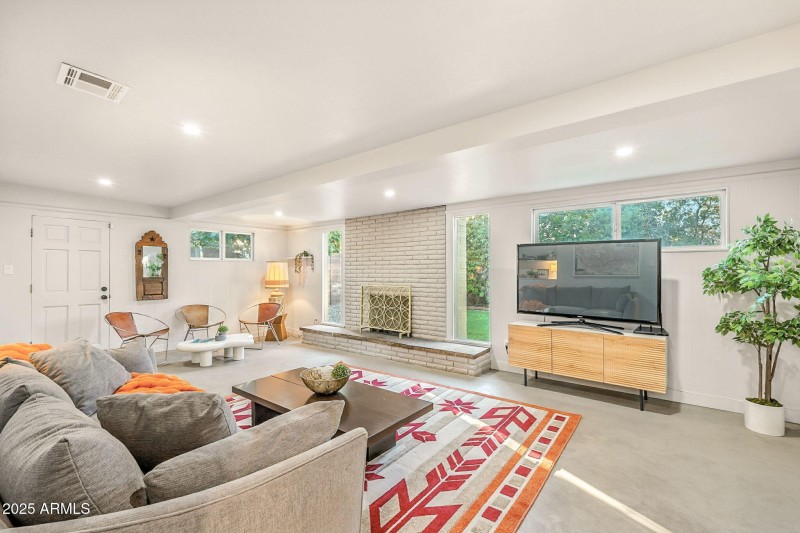 16-web-or-mls-Mulberry-16