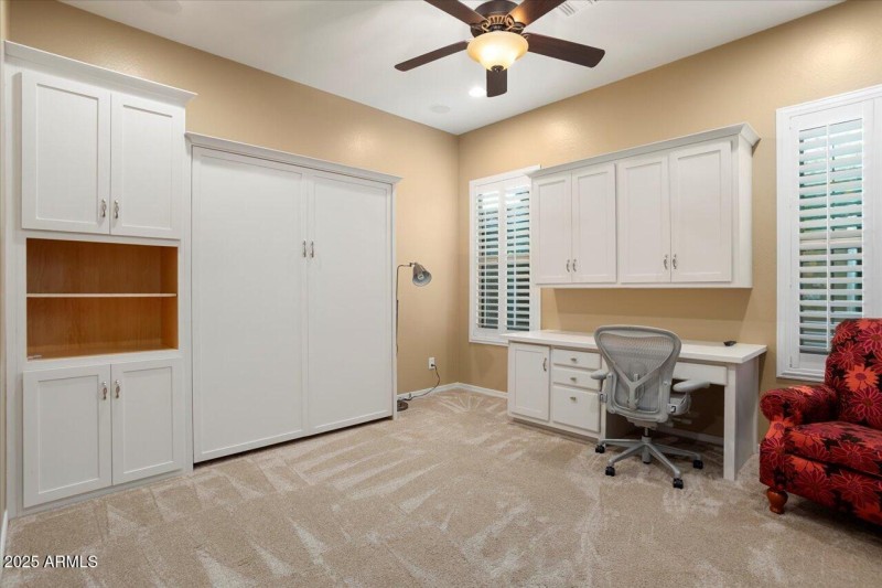 2nd bedroom/craft room