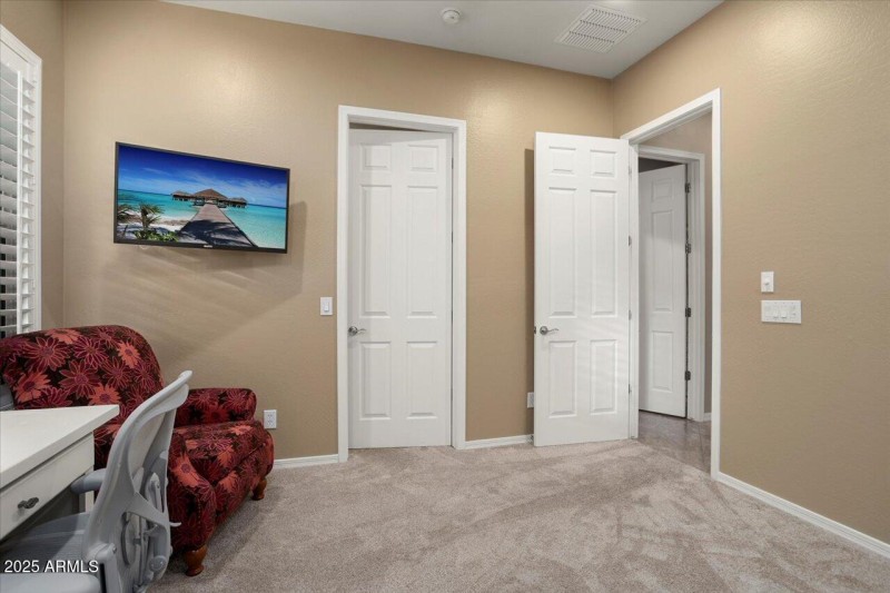 2nd Bedroom/craft room