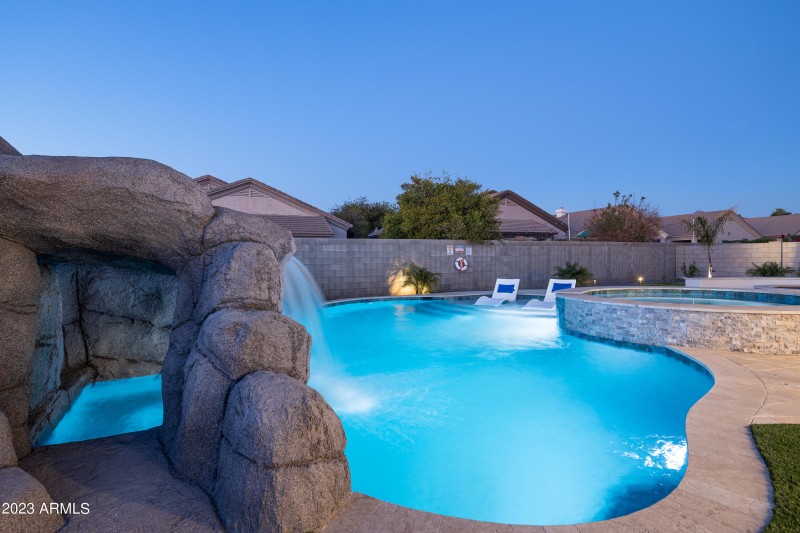 PropertyImageCo_13672N88thPl_WEB-56